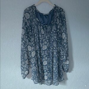 LC Lauren Conrad Blue and White Floral Blouse